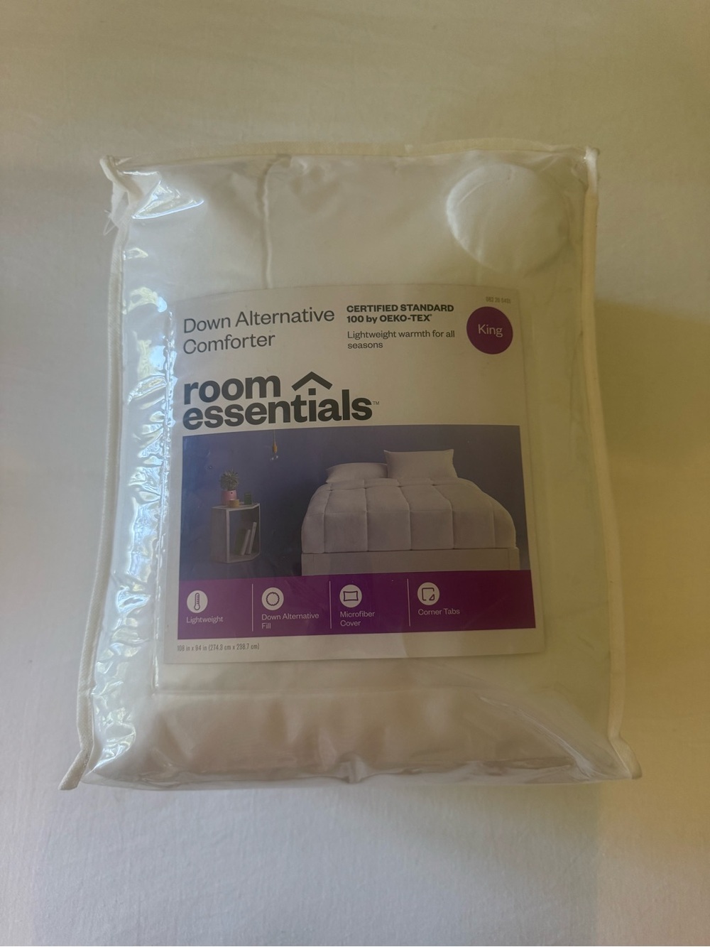 Room Essentials White Down Alternative Comforter - King